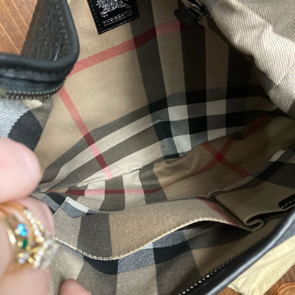 Authentic large Burberry bag never worn with dust bag - Picture 6 of 7